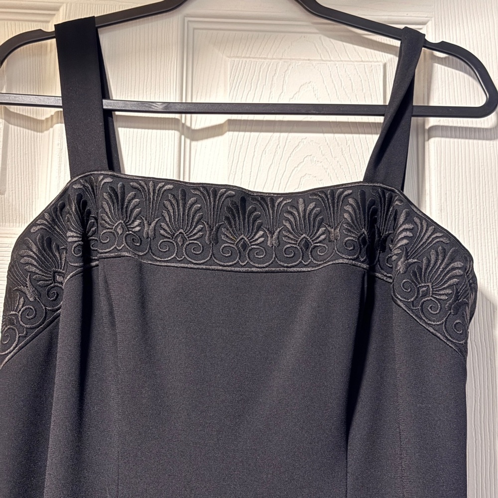 Ursula sleeveless black gown